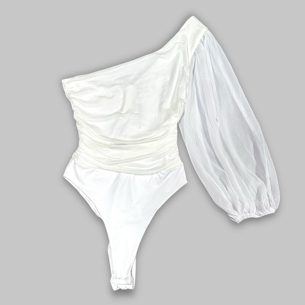 Hello Molly White One-Shoulder Bodysuit with Sheer Puff Sleeve – Size Medium